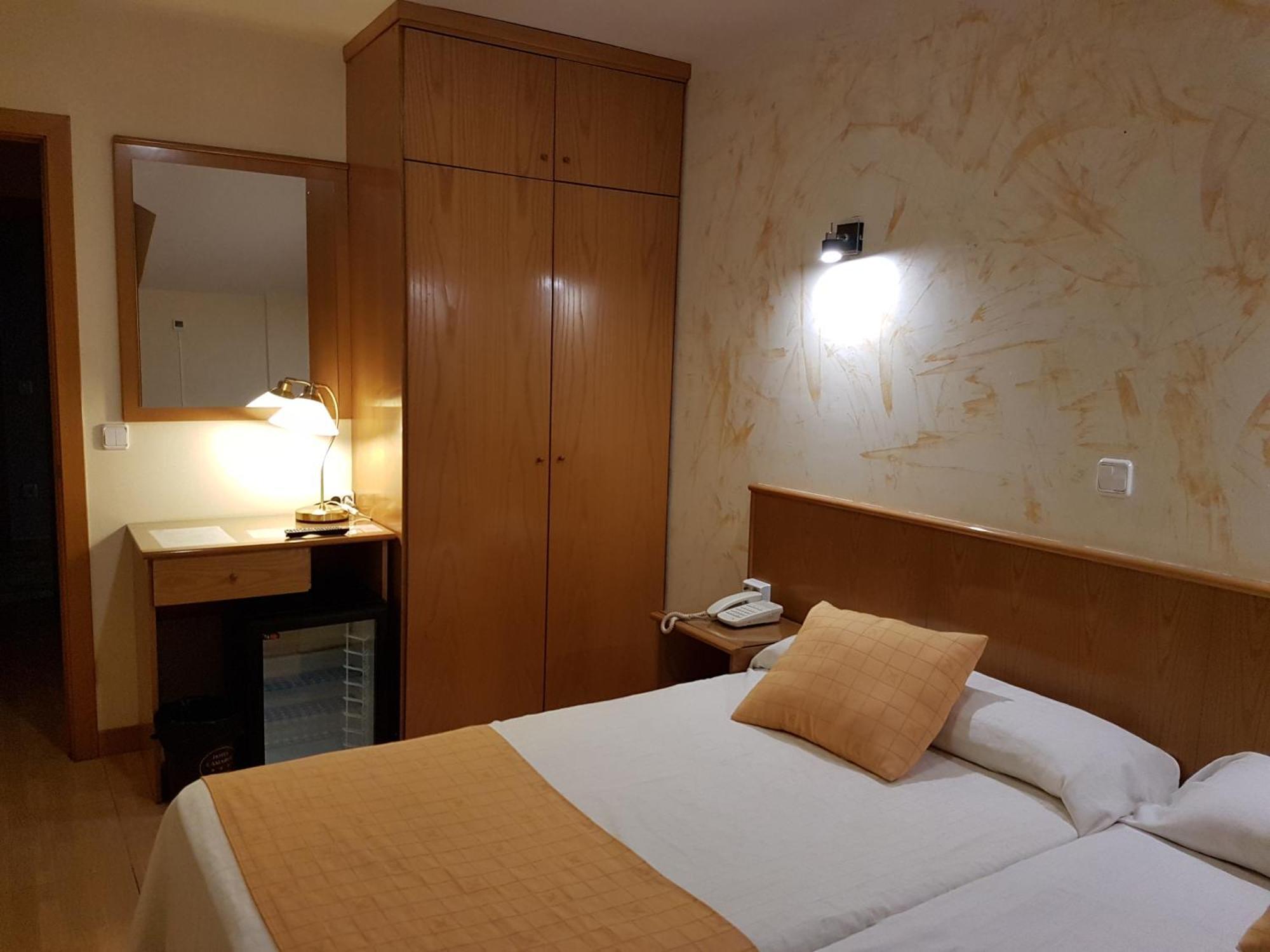 Hotel Camargo Igollo Bagian luar foto