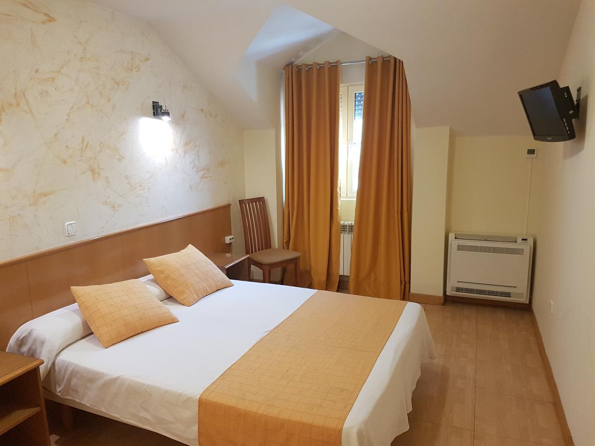 Hotel Camargo Igollo Bagian luar foto