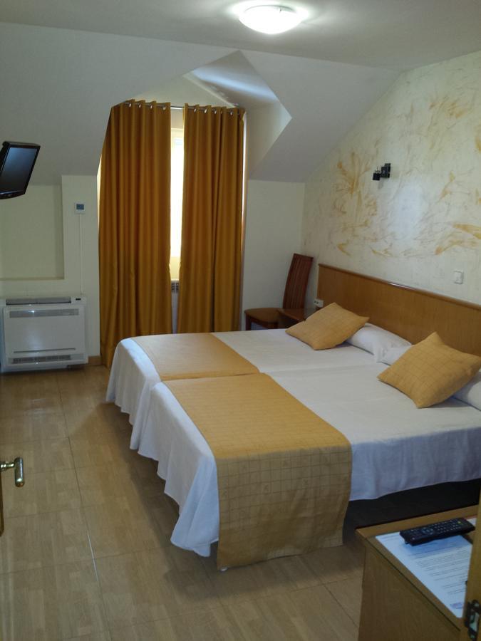 Hotel Camargo Igollo Bagian luar foto
