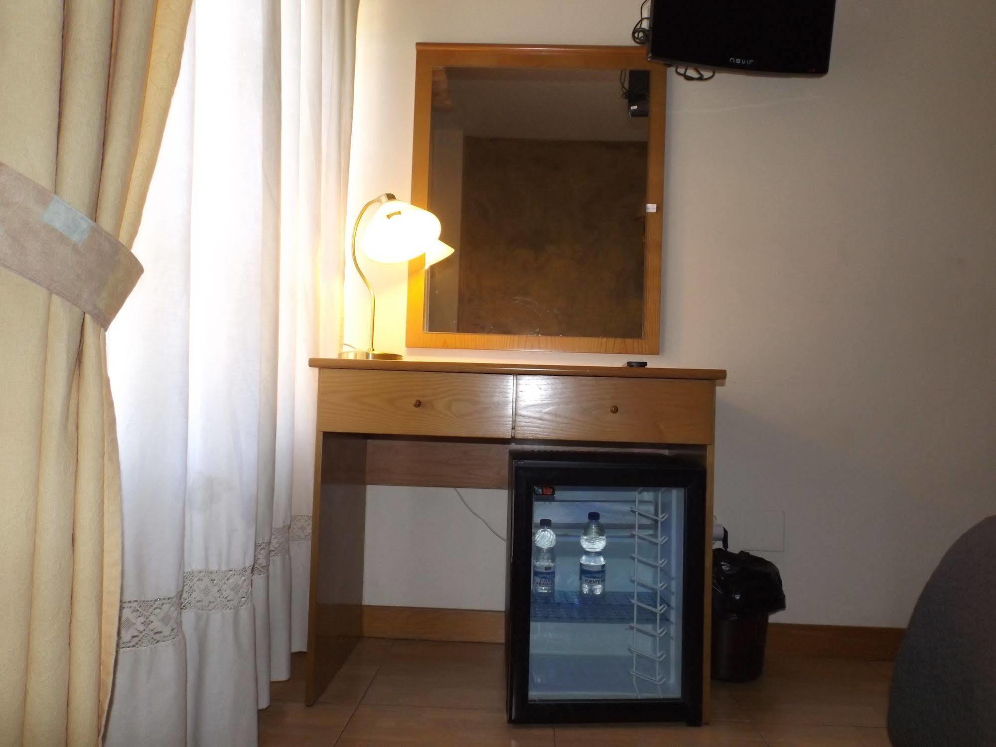 Hotel Camargo Igollo Bagian luar foto