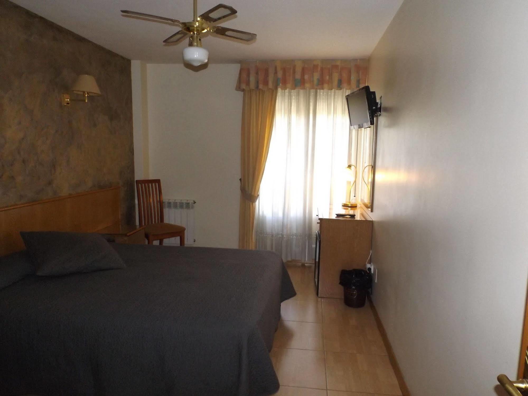 Hotel Camargo Igollo Bagian luar foto