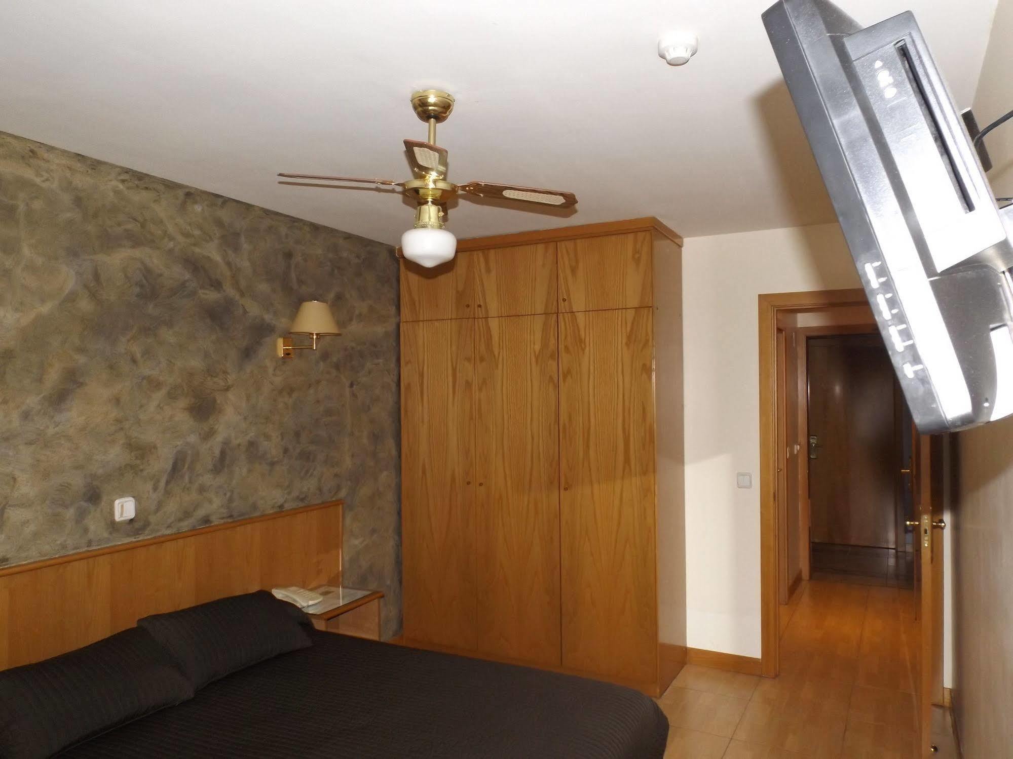 Hotel Camargo Igollo Bagian luar foto