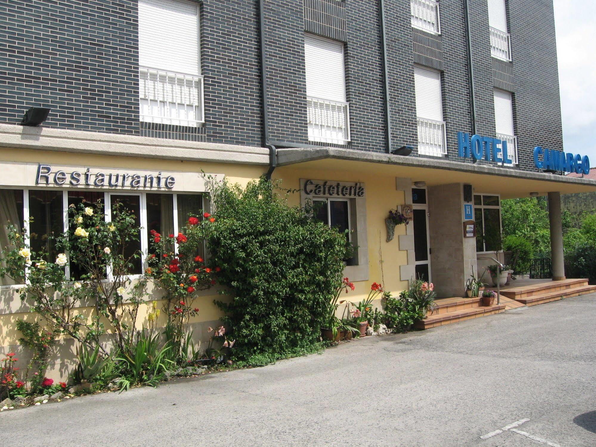 Hotel Camargo Igollo Bagian luar foto